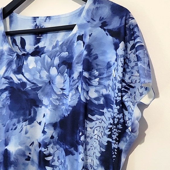 STYLE & CO. WOMEN'S FLORAL TIE DYE BLUE SHORT SLEEVE TOP ROOMY FIT - Picture 3 of 9